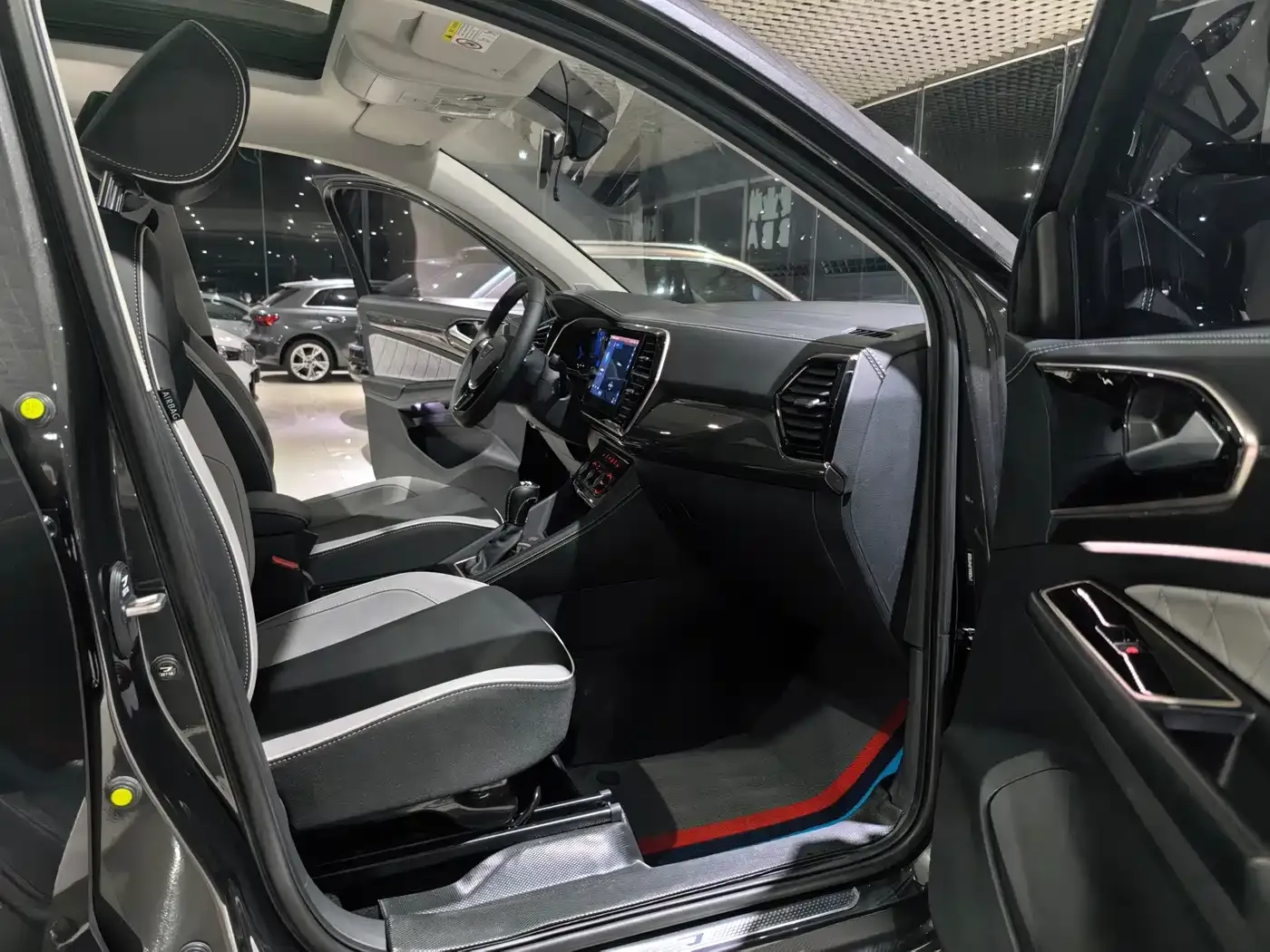 Jetta VS7 280TSI Auto Highlight Comfort Edition 2023 — фото 9