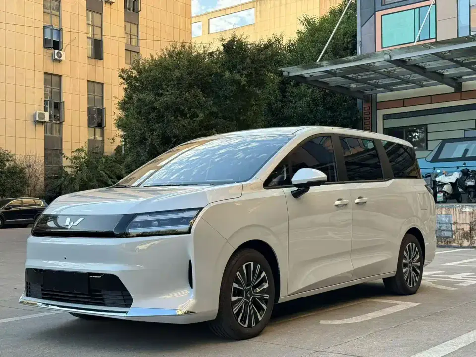Wuling Motors Xingguang 730 New Energy Model Pure Electric Base Version 2025