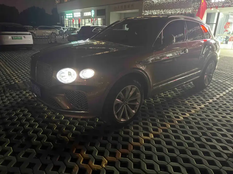 Bentley Bentayga 4.0T V8 2022