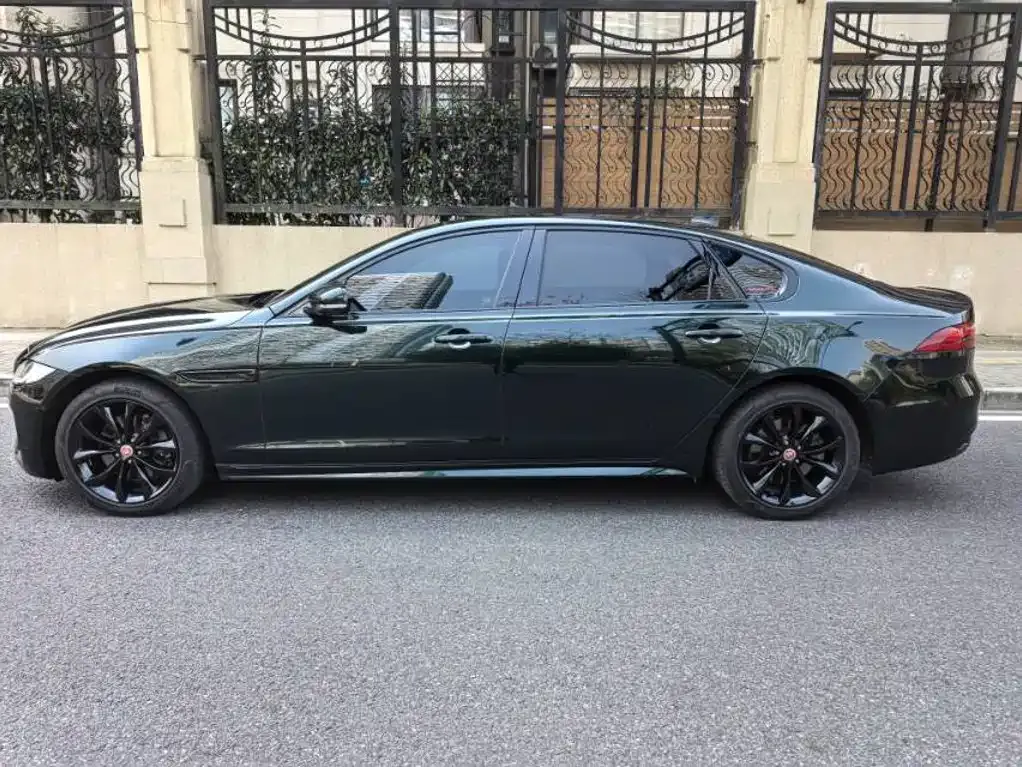 Jaguar XFL XFL 2.0T P250 AWD Gloss Black Sport Edition 2022 — фото 5
