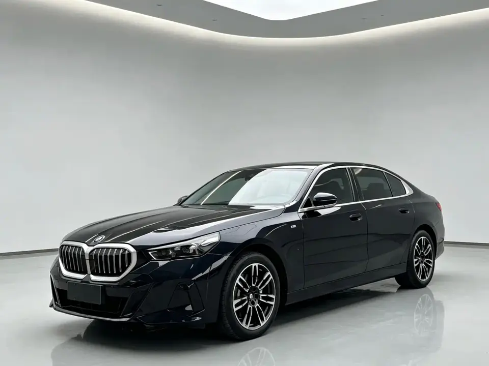 BMW 5 Series 530Li Leading M Sport Package 2025