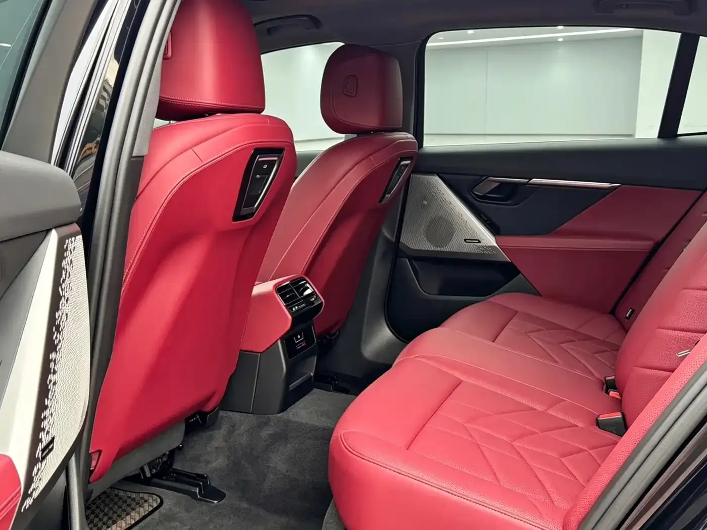BMW 5 Series 530Li Leading M Sport Package 2025 — фото 7