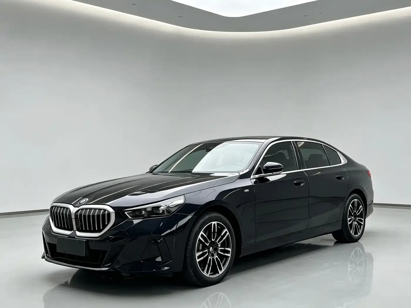 BMW 5 Series 530Li Leading M Sport Package 2025