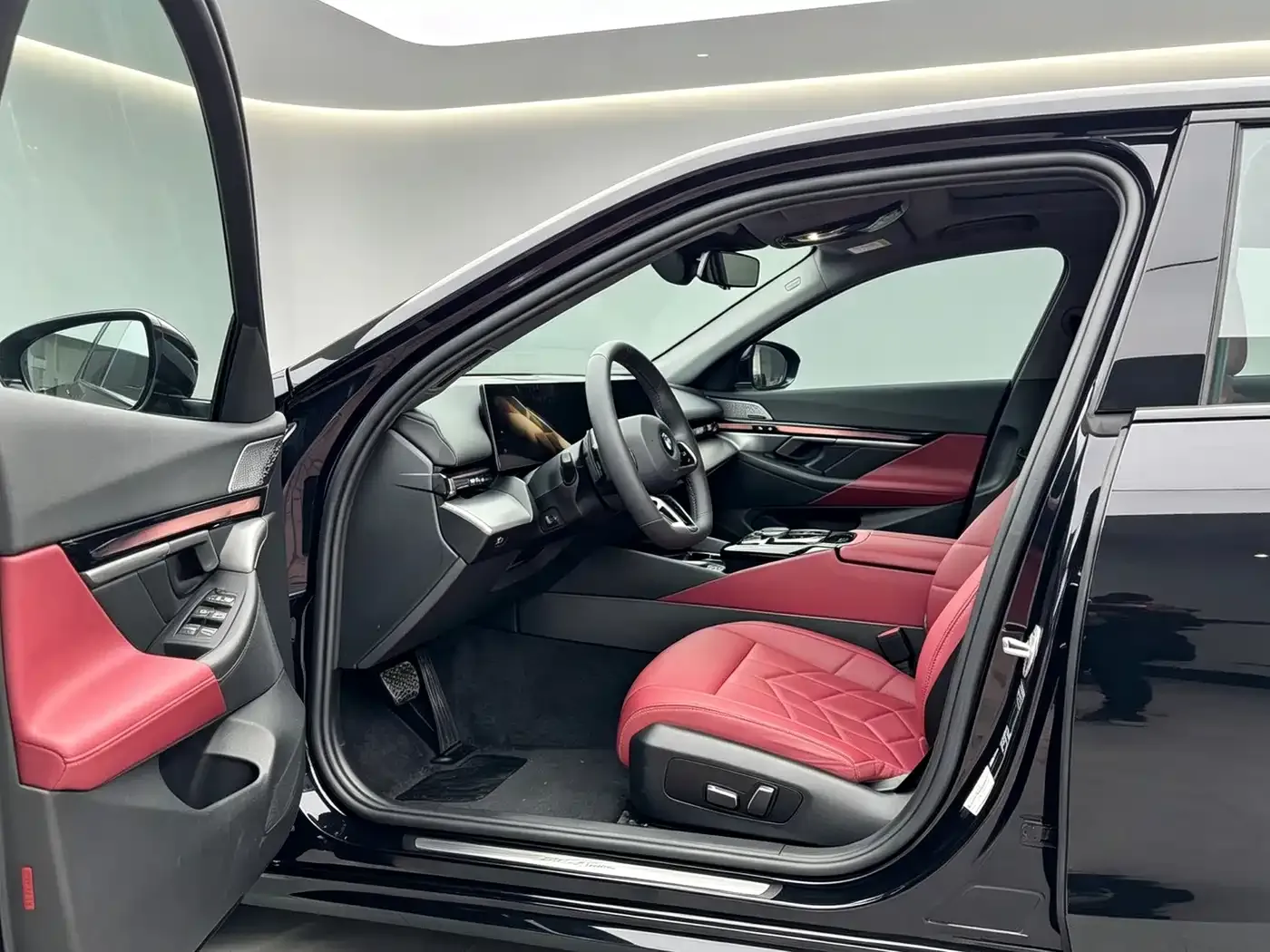 BMW 5 Series 530Li Leading M Sport Package 2025 — фото 9