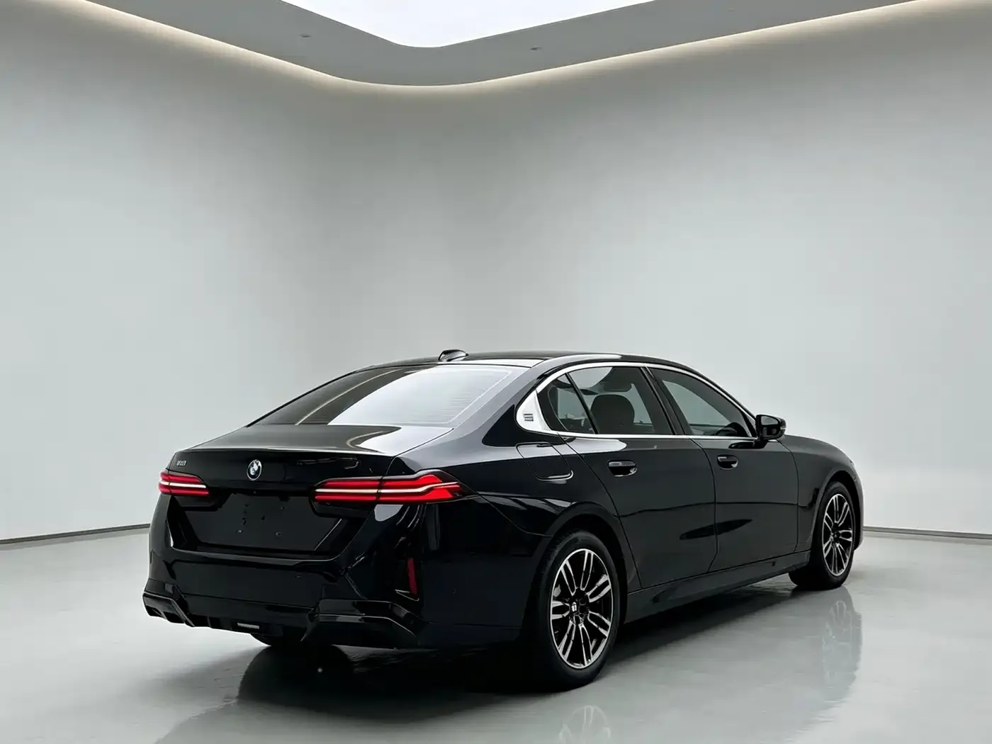 BMW 5 Series 530Li Leading M Sport Package 2025 — фото 6