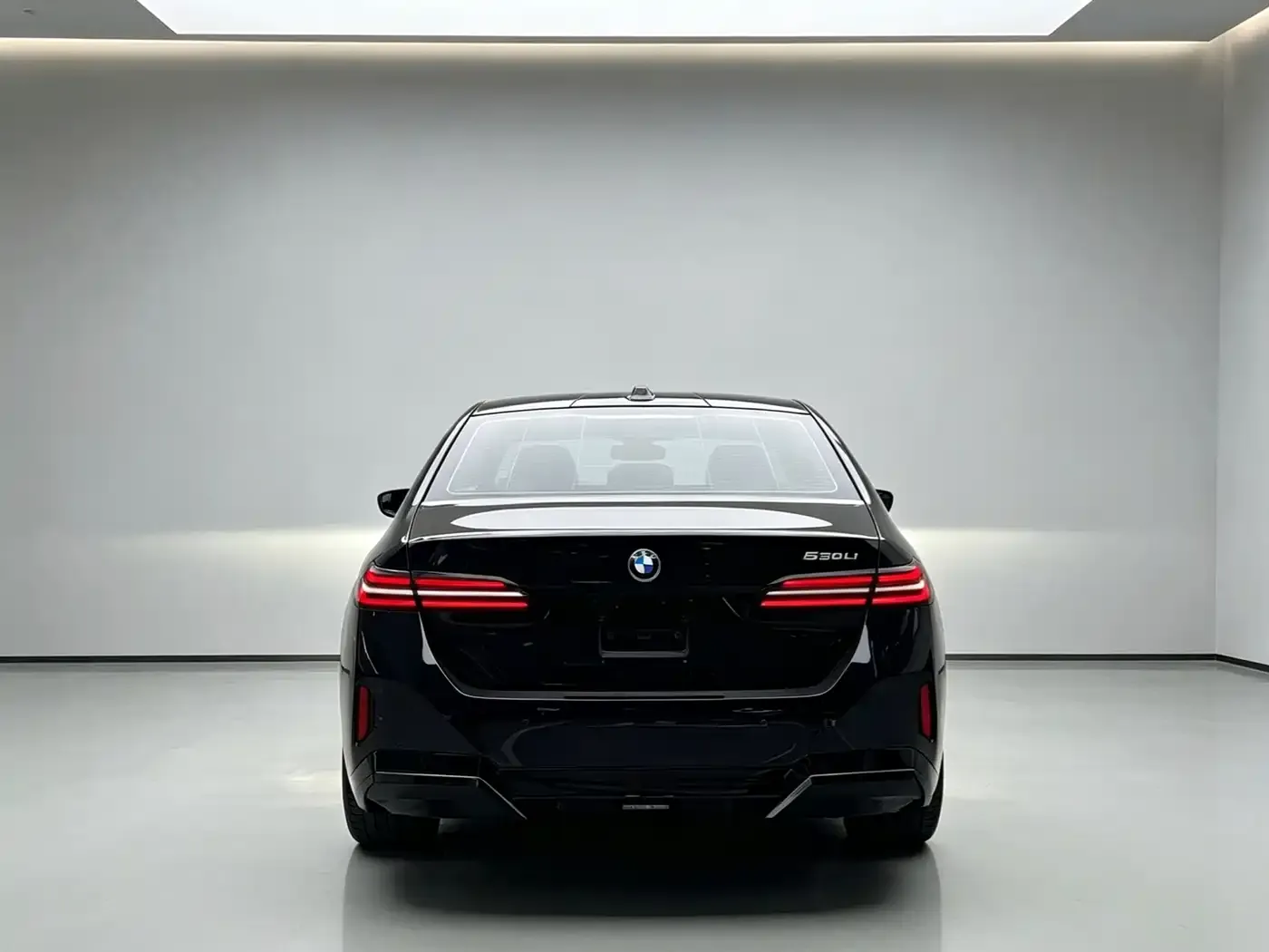 BMW 5 Series 530Li Leading M Sport Package 2025 — фото 5