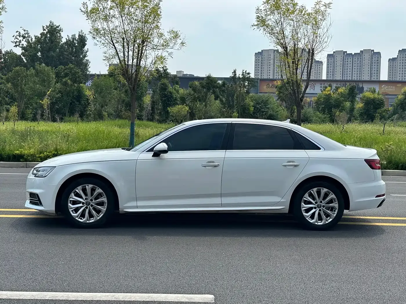 Audi A4L 40 TFSI Progressive (China VI) 2019 — фото 4
