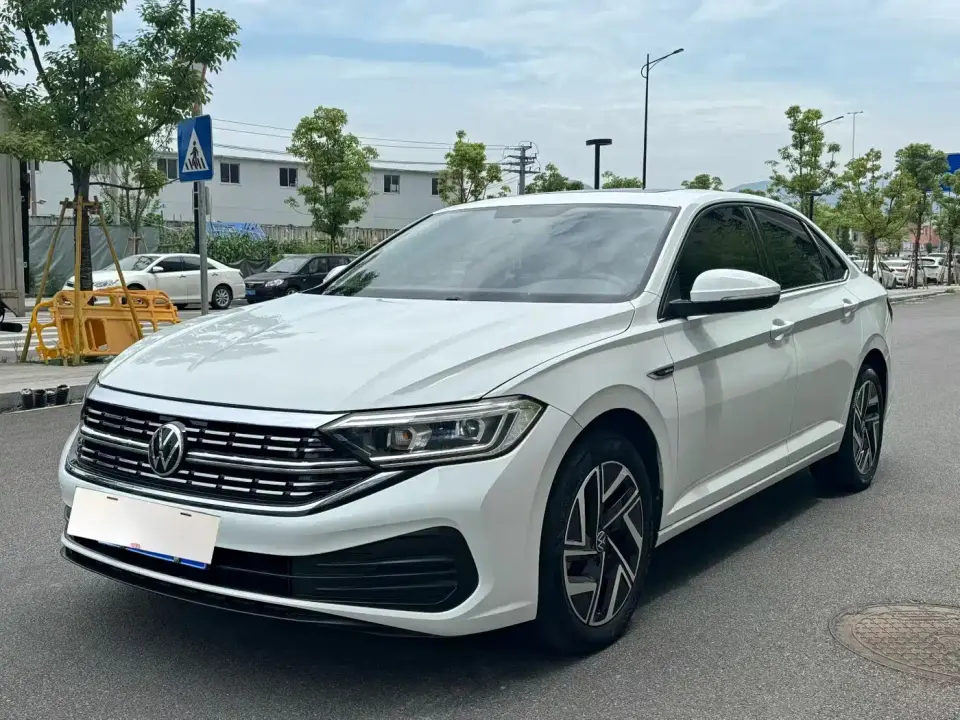 Volkswagen Sagitar 300TSI DSG Flying Edition 2024
