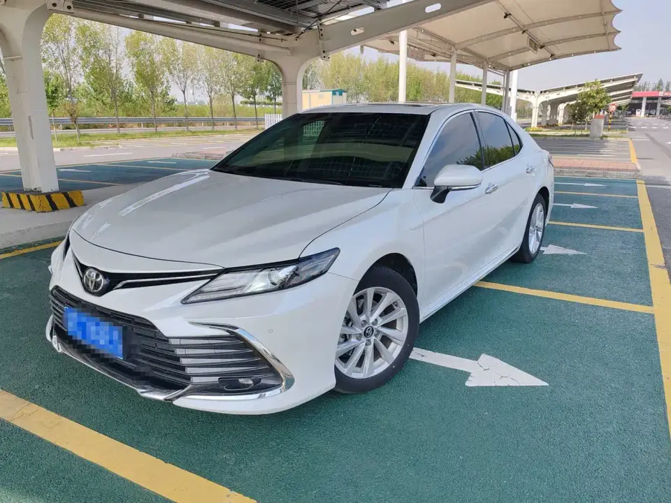 Toyota Camry 2.0G Luxury Edition 2024