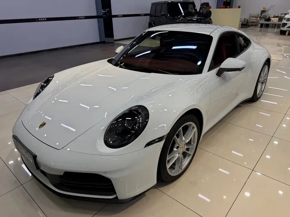 Porsche 911 Carrera 3.0T 2025