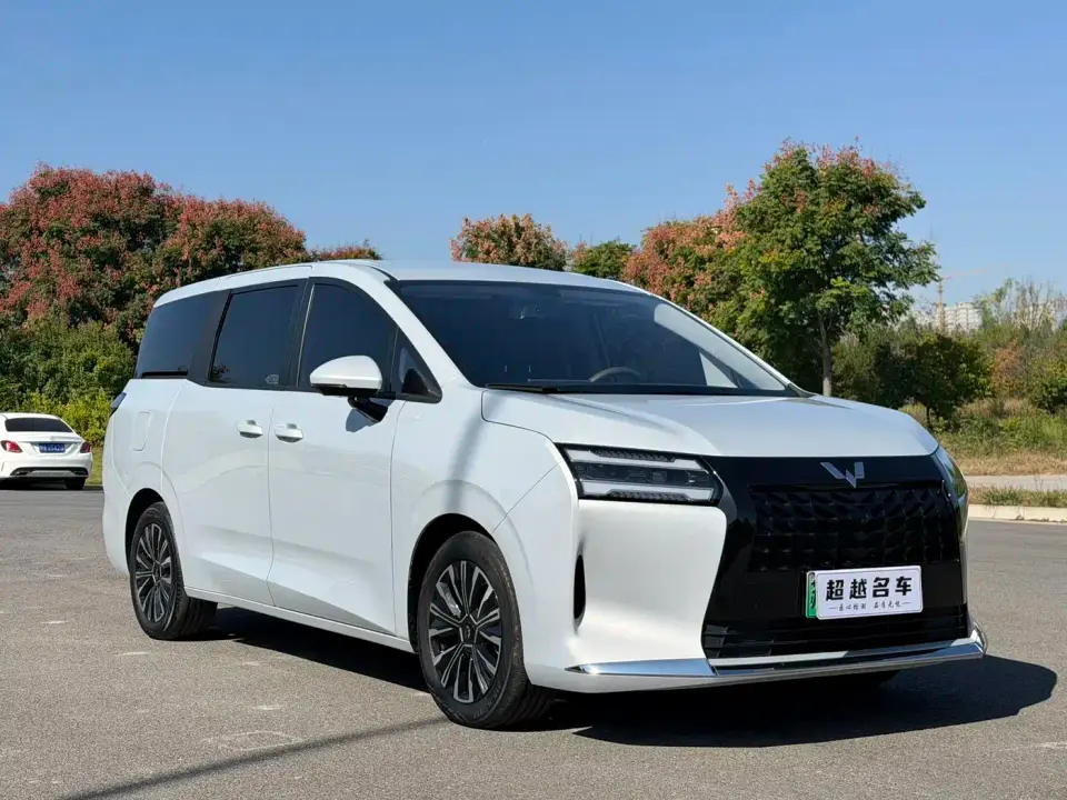 Wuling Motors Xingguang 730 New Energy Model Plug-in Hybrid Base Version 2025