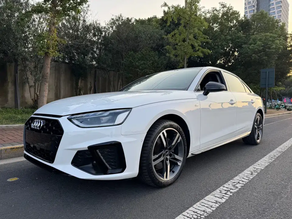 Audi A4L 40 TFSI Luxury Sport 2023