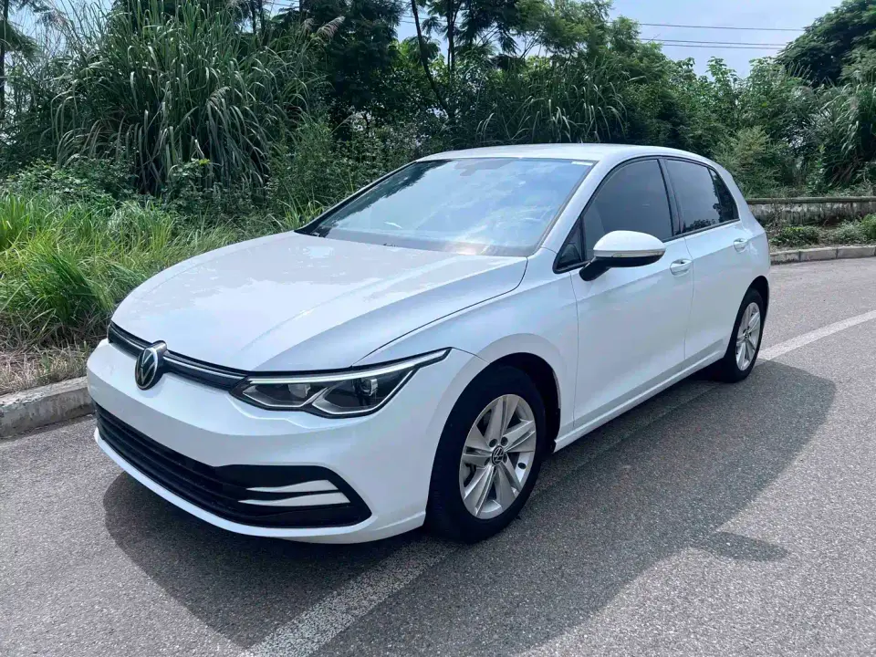 Volkswagen Golf Model 200TSI DSG 2023