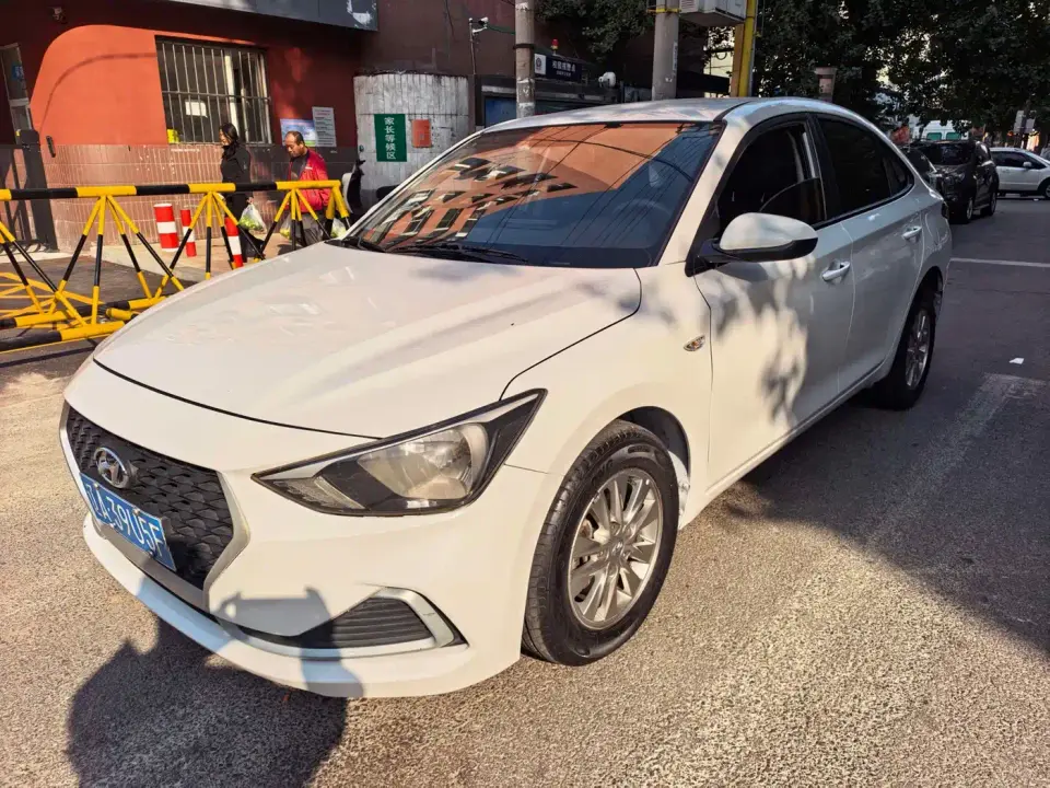 Hyundai Elantra 1.6L Auto GL Pleasing Edition 2021