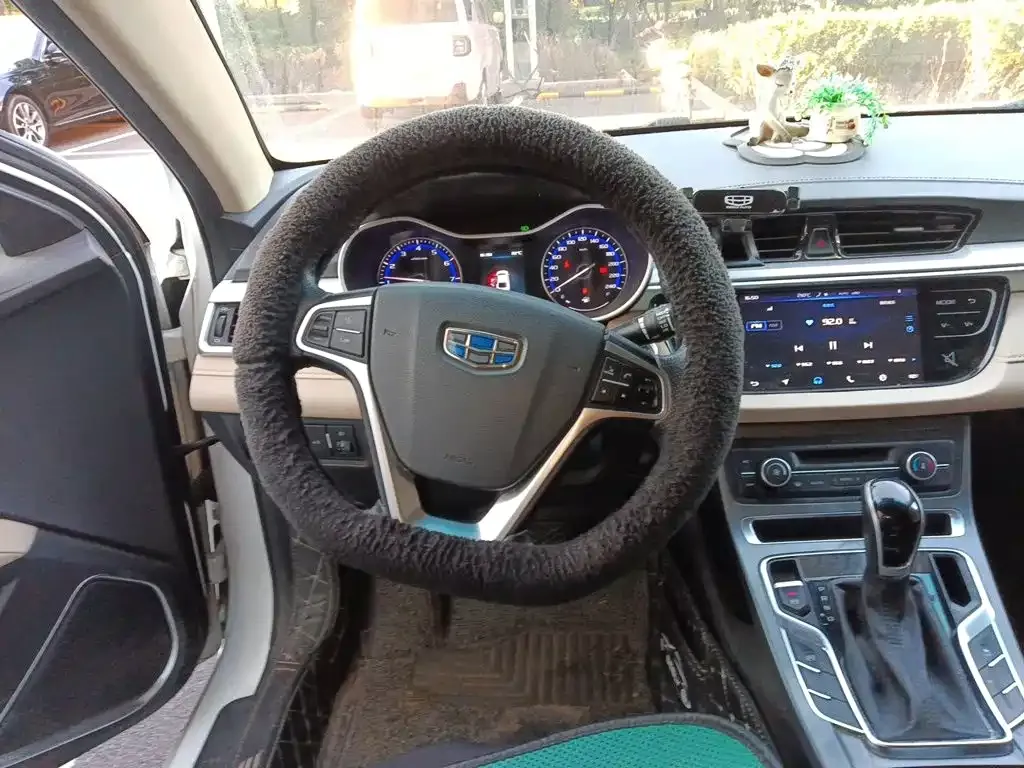 Geely Emgrand 1.5L CVT Luxury 2019 — фото 11