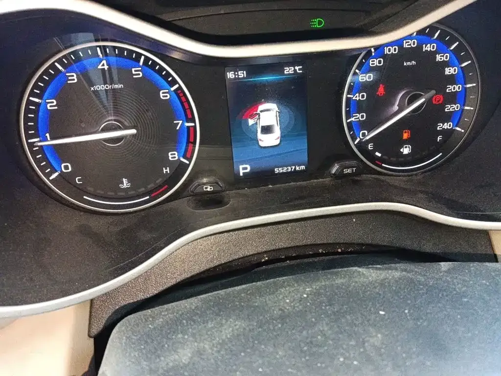 Geely Emgrand 1.5L CVT Luxury 2019 — фото 13