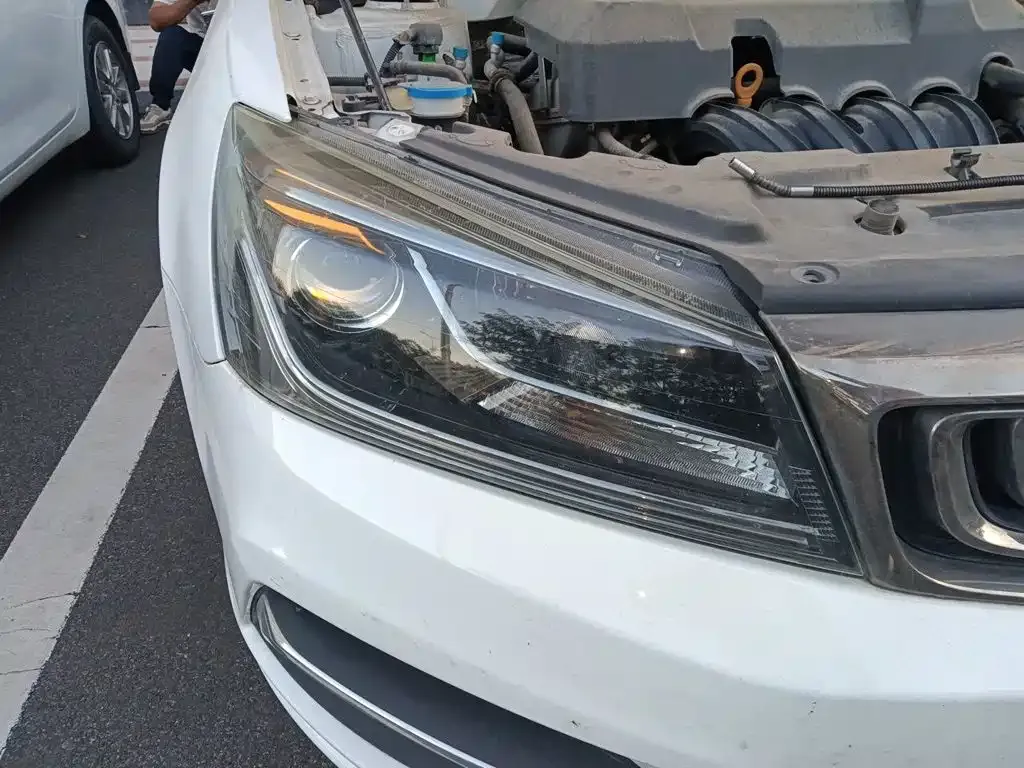 Geely Emgrand 1.5L CVT Luxury 2019 — фото 7
