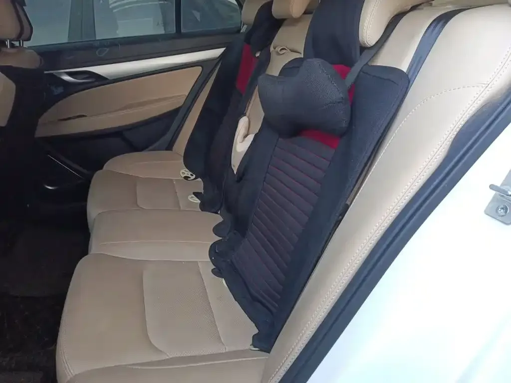 Geely Emgrand 1.5L CVT Luxury 2019 — фото 18