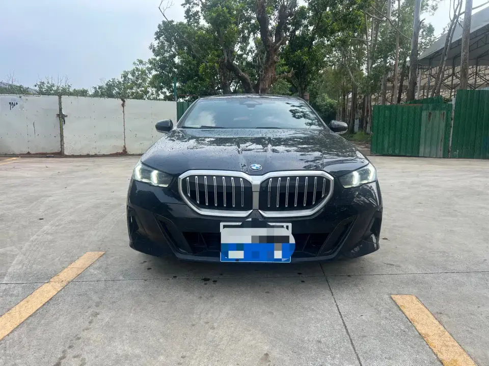 BMW 5 Series 530Li Leading M Sport Package 2025
