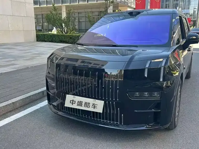 Zeekr 009 6-seat Executive AWD 108kWh 2025