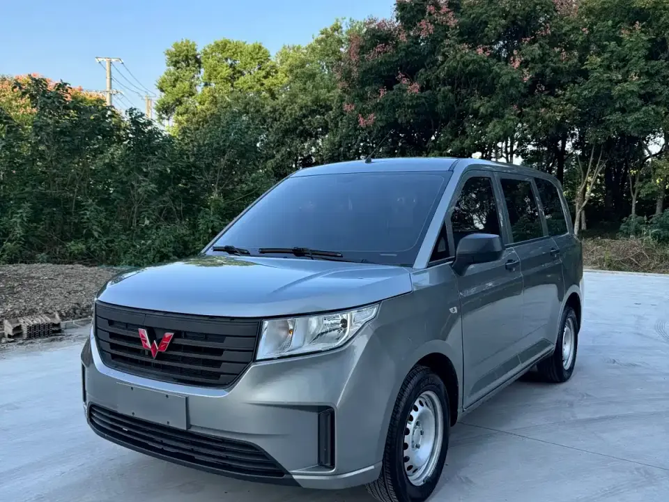 Wuling Motors Wuling Hongguang PLUS 1.5L Manual Standard 5-seater 2022
