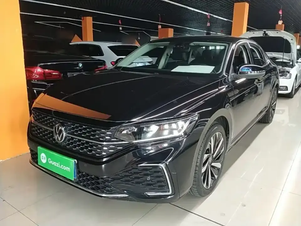 Volkswagen Passat 330TSI Starlight Elite Edition 2022