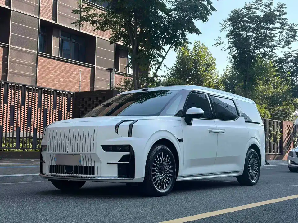 Zeekr 009 6-seat Executive AWD 108kWh 2024