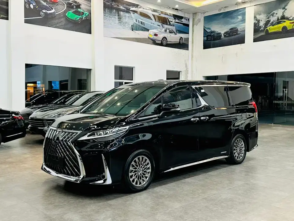 Lexus LM 300h Seven-Seater Elegance Edition 2022