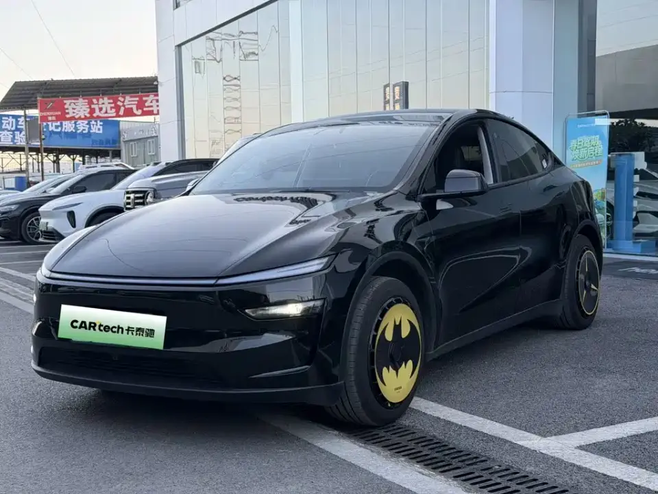 Tesla Model Y Rear-Wheel Drive 2025