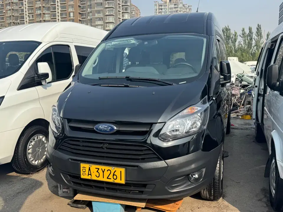 Ford Transit Model 2.0T Automatic Gasoline Business Travel Luxury Edition Medium Wheelbase Medium Roof 10-12 Seater China VI 2023