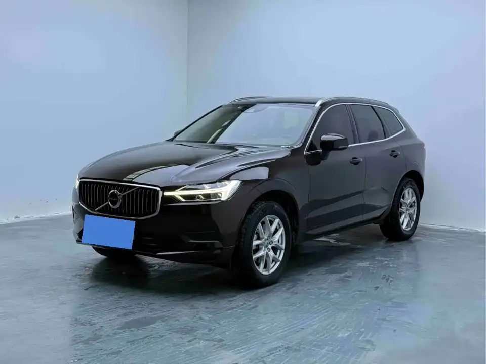 Volvo XC60 T5 4WD Intelligent Ease China VI 2019