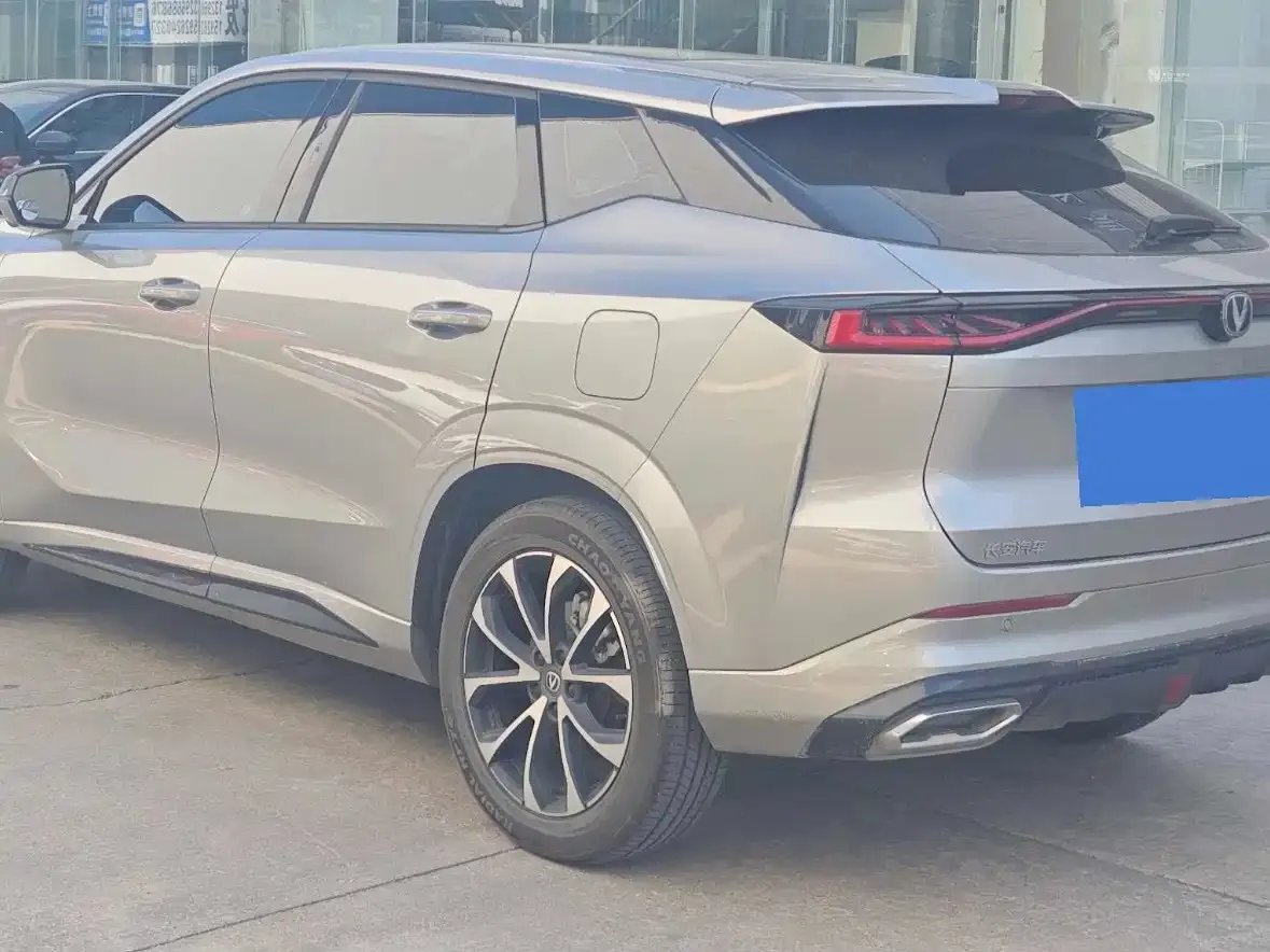 Changan UNI-Z New Energy Blue Whale iDD 125km Surpassing Edition 2024 — фото 9
