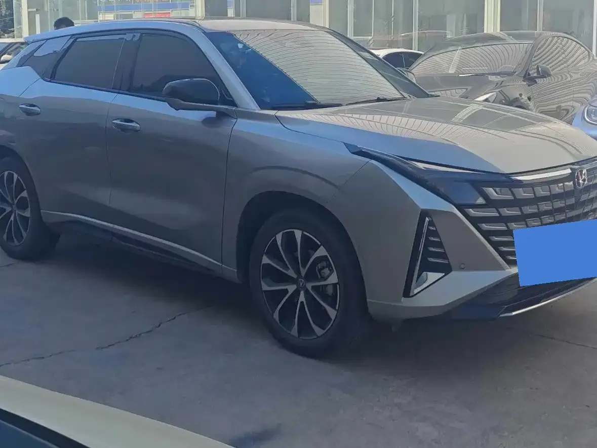 Changan UNI-Z New Energy Blue Whale iDD 125km Surpassing Edition 2024 — фото 3