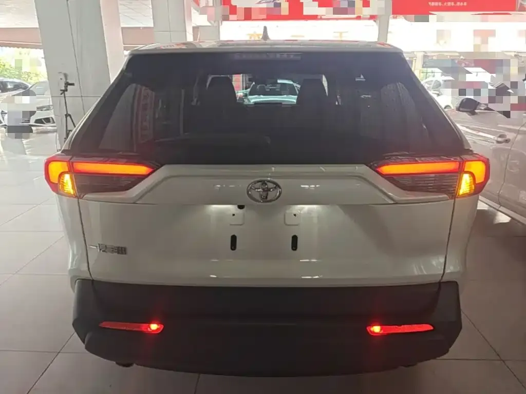 Toyota RAV4 Rongfang 2.0L CVT FWD Urban Edition 2024 — фото 6