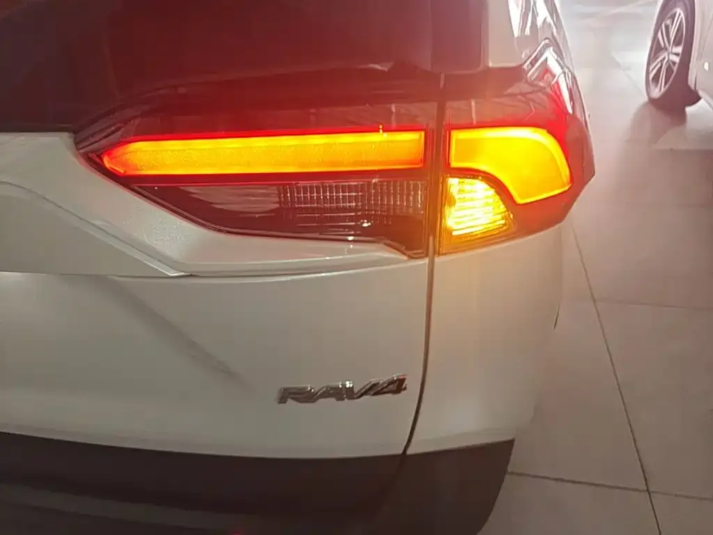 Toyota RAV4 Rongfang 2.0L CVT FWD Urban Edition 2024 — фото 8
