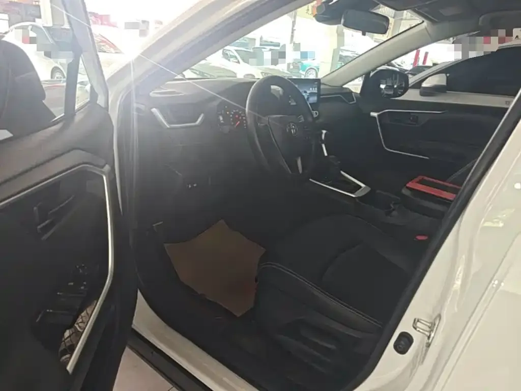 Toyota RAV4 Rongfang 2.0L CVT FWD Urban Edition 2024 — фото 16
