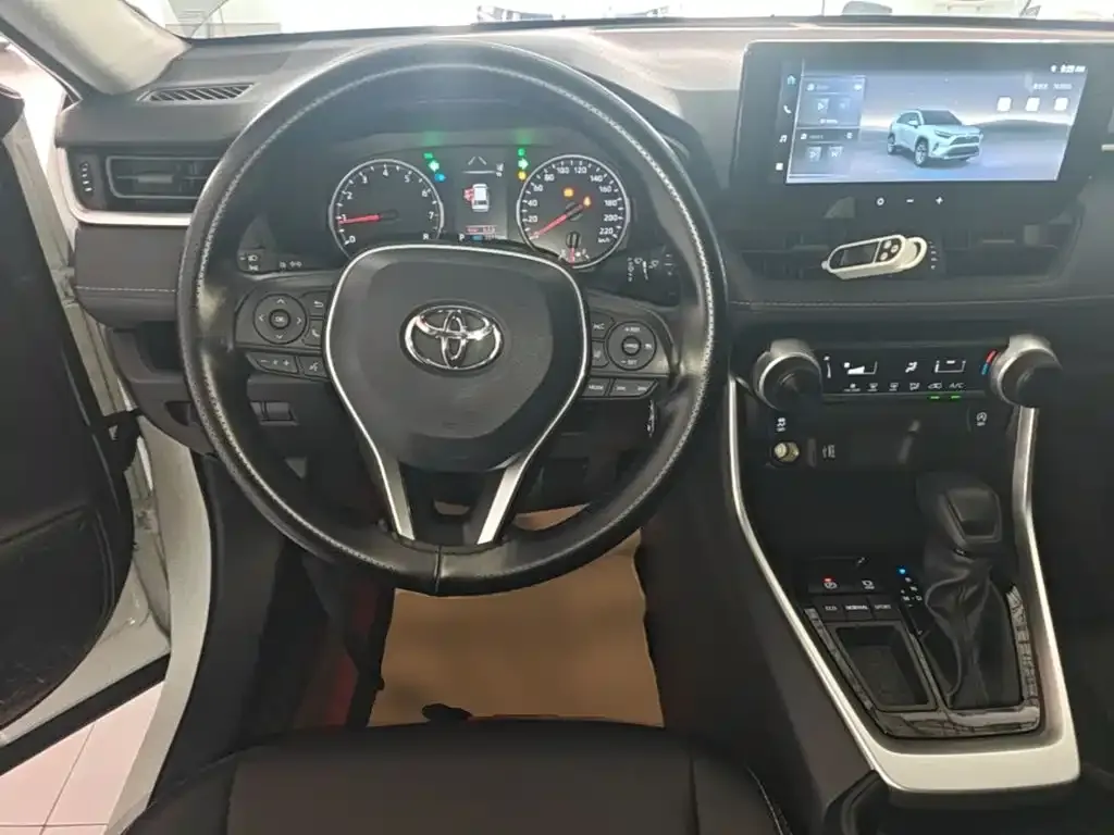 Toyota RAV4 Rongfang 2.0L CVT FWD Urban Edition 2024 — фото 11