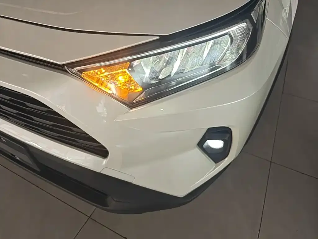 Toyota RAV4 Rongfang 2.0L CVT FWD Urban Edition 2024 — фото 24