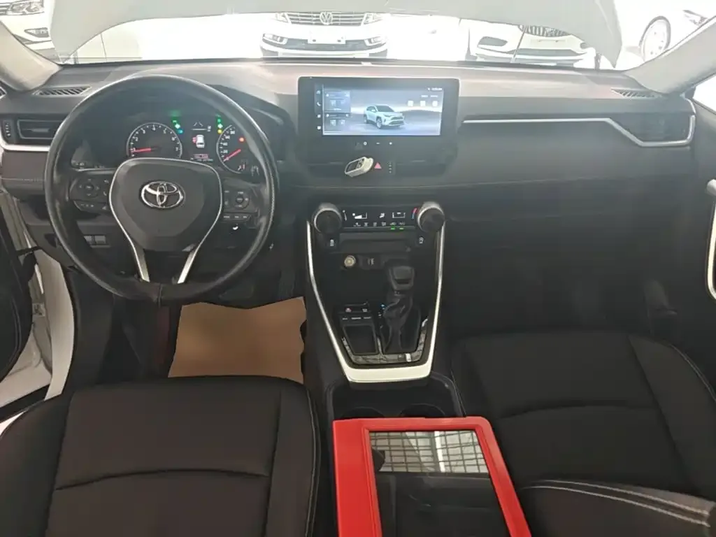 Toyota RAV4 Rongfang 2.0L CVT FWD Urban Edition 2024 — фото 10