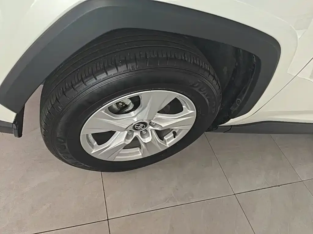 Toyota RAV4 Rongfang 2.0L CVT FWD Urban Edition 2024 — фото 23
