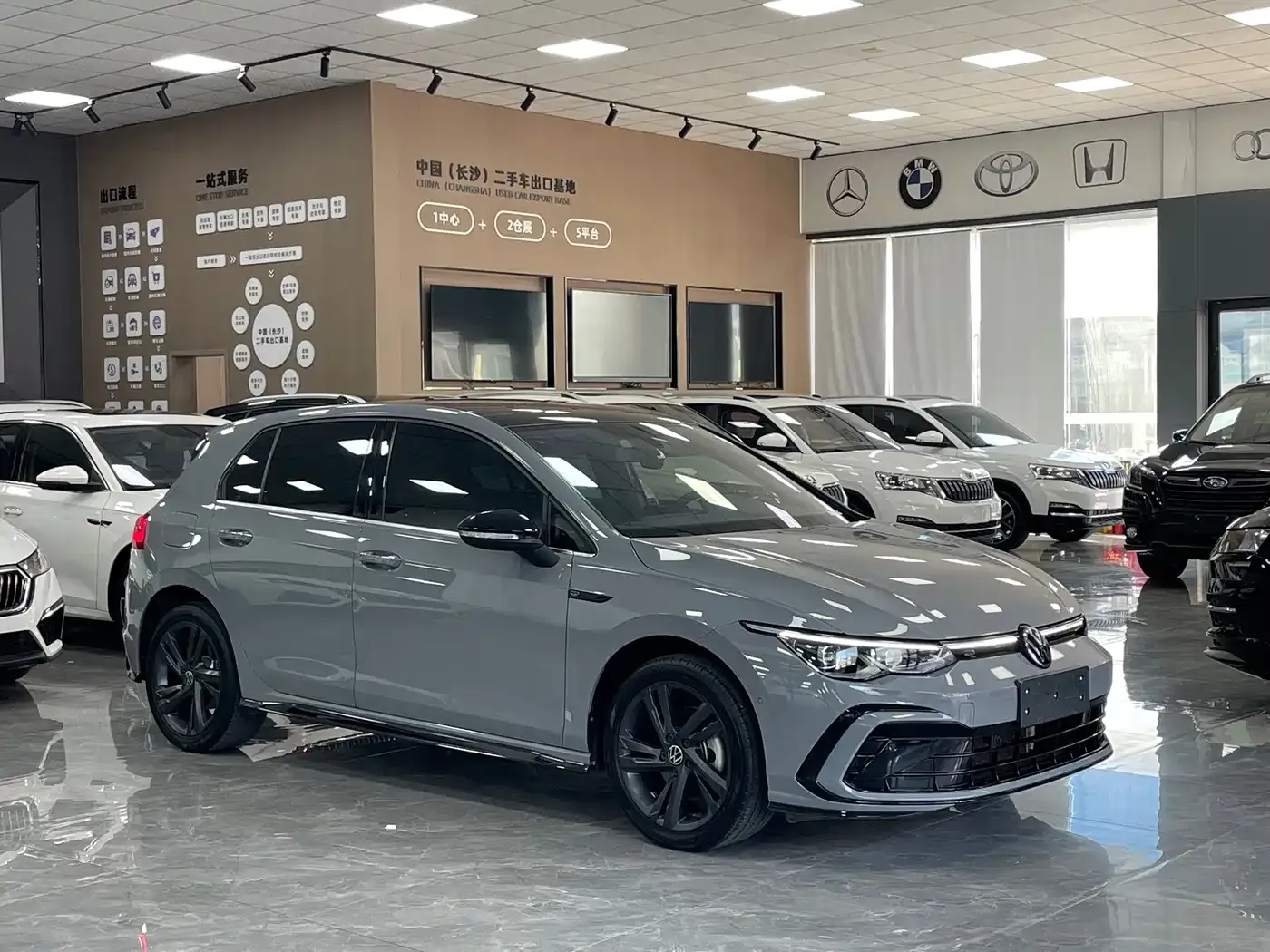 Volkswagen Golf 280TSI DSG R-Line Lite 2022 — фото 3