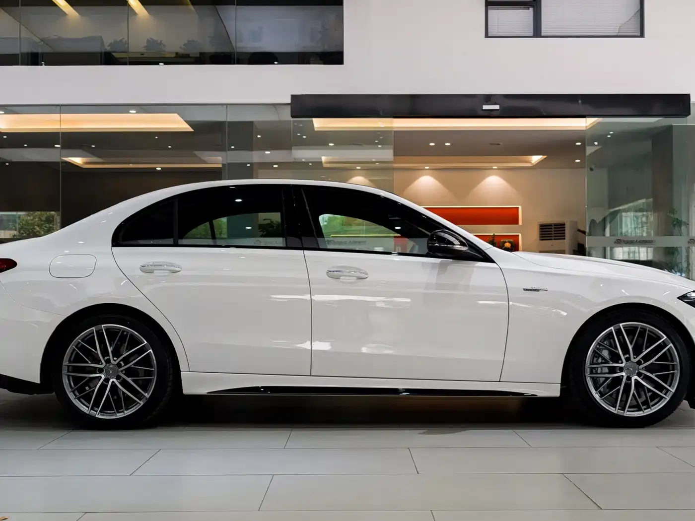 Mercedes-Benz C-Class AMG Facelift AMG C 43 4MATIC 2025 — фото 25