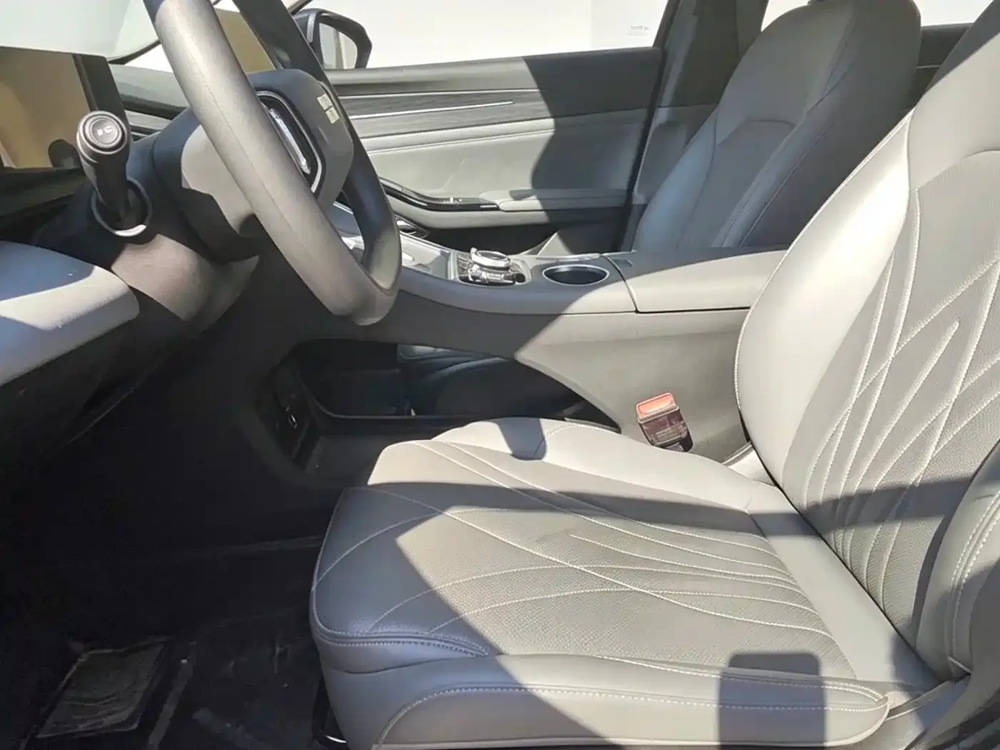 Geely Galaxy Galaxy L6 EM-i 60km Explorer Edition 2025 — фото 8