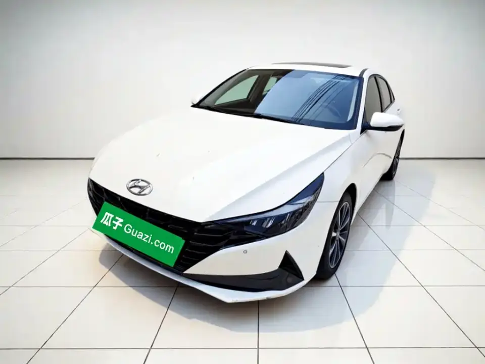 Hyundai Elantra 1.5L CVT LUX Premium Edition 2021