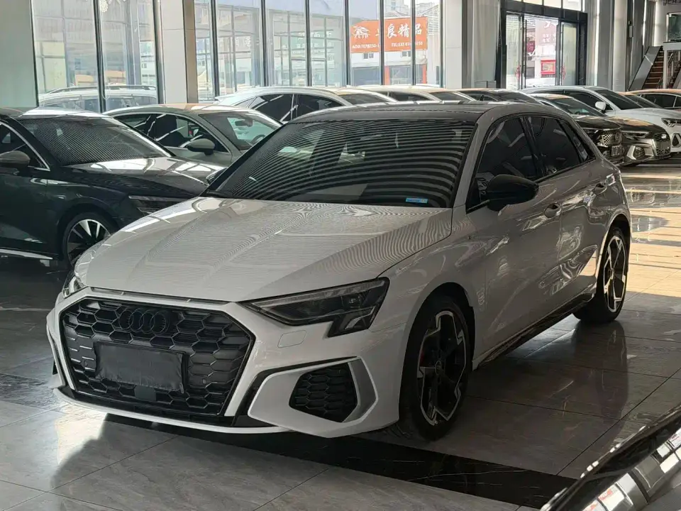 Audi A3 Sportback 35 TFSI Luxury Sport 2023