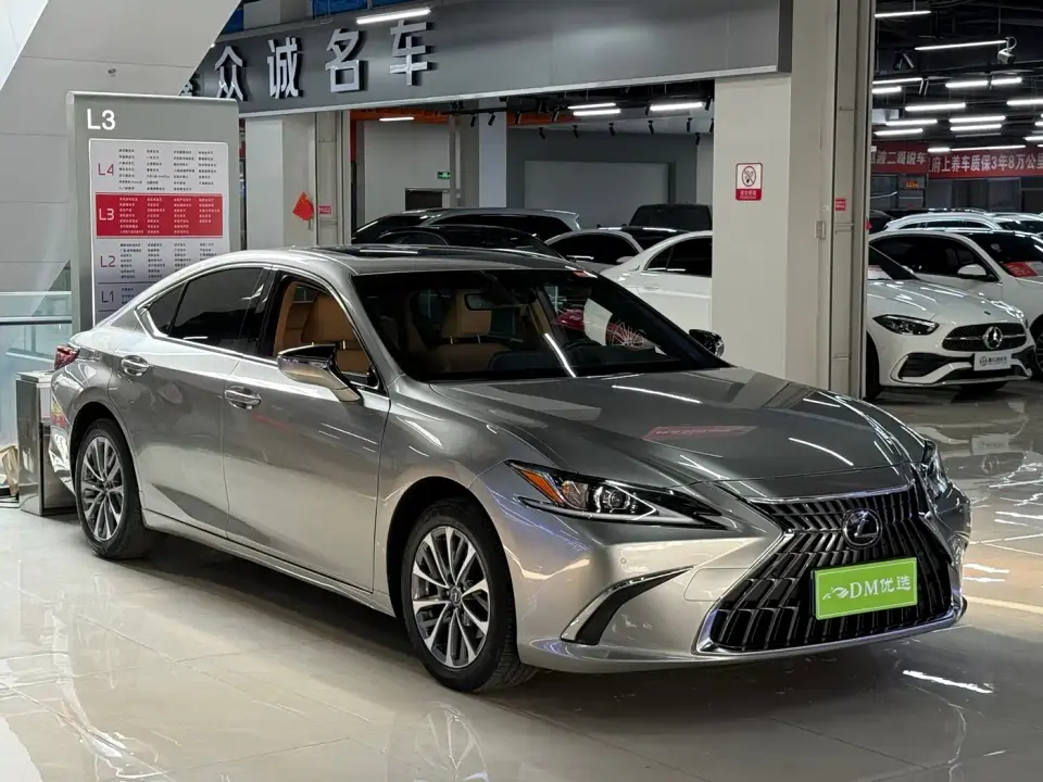 Lexus ES 200 Excellence Edition 2022