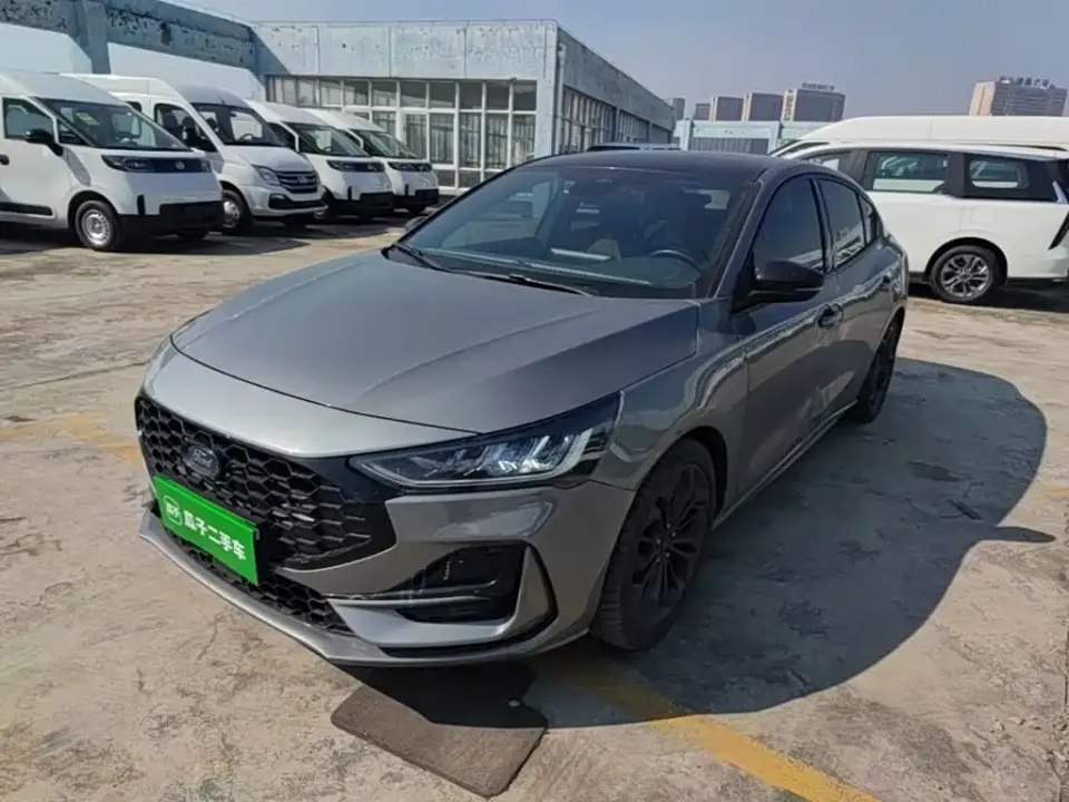 Ford Focus Sedan EcoBoost 180 Automatic ST Line 2022