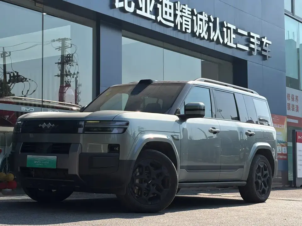 Fangchengbao Titanium 7 AWD Base Model 2025
