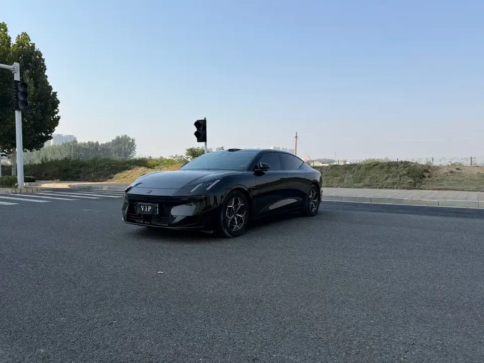 Lynk & Co 10 EM-P Model 120km Base Version 2025