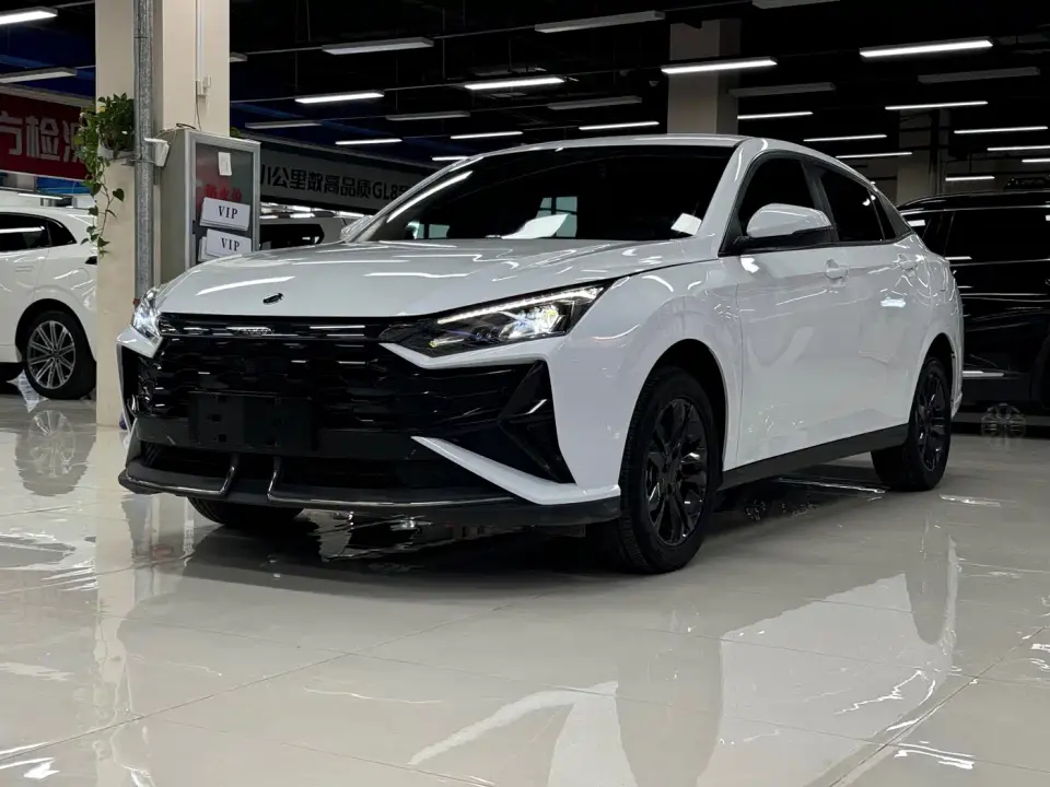 Dongfeng Aeolus Yixuan Model 1.5L Automatic Luxury Edition 2026